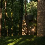 Forest מלון